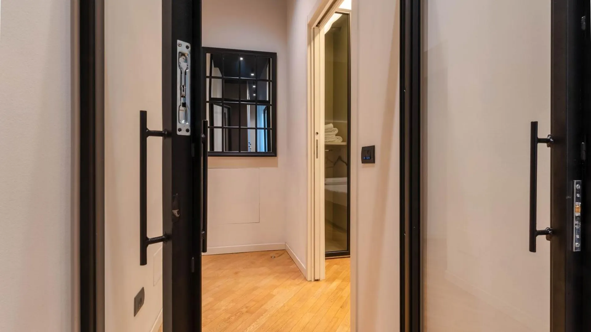 Apartment Moscovapremiumapartment In Brera Milan